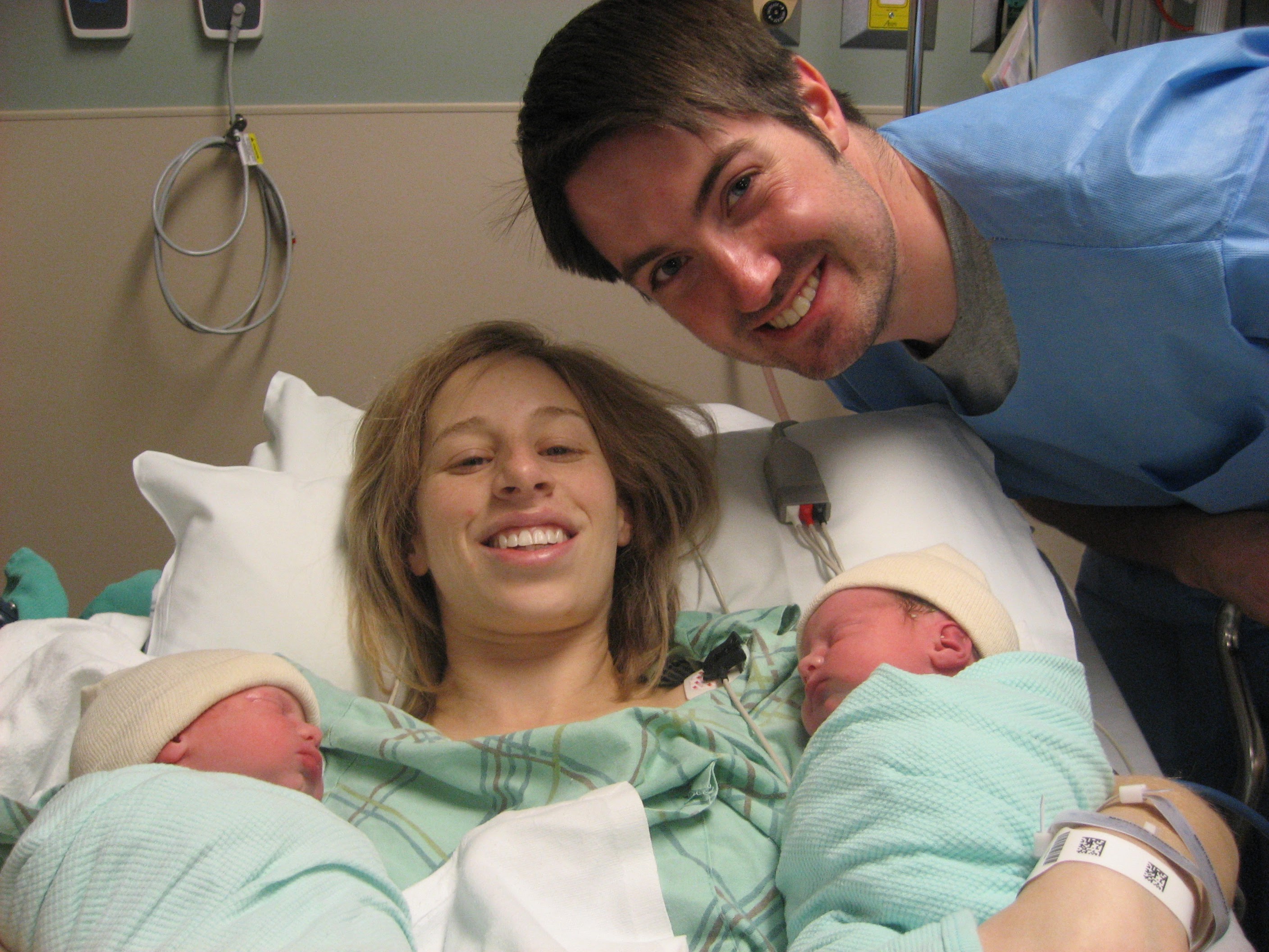 Jaime in the hospital with twins location independence www.thethreeyearexperiment.com